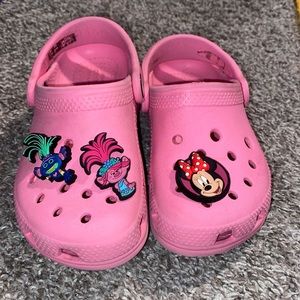 9c pink crocs